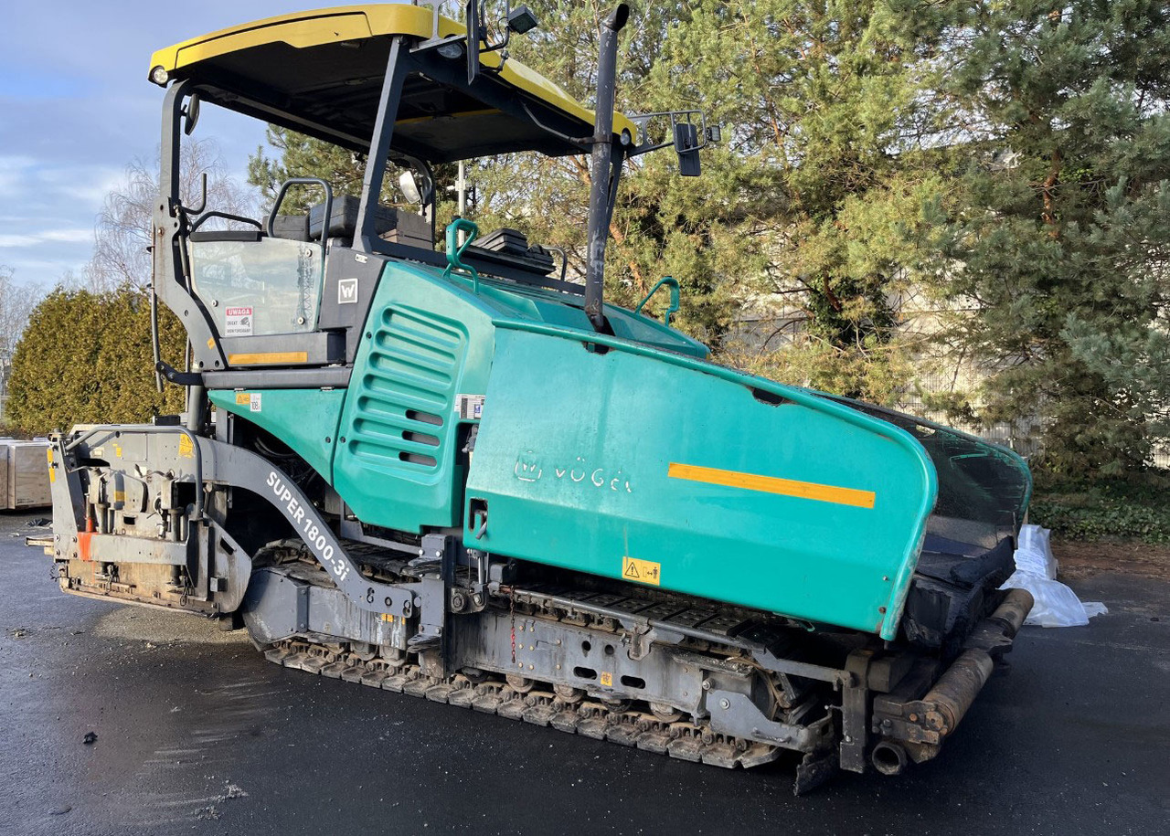 Vogele Super 1800-3I - Útburkológép: 2 kép. Vogele Super 1800-3I - Útburkológép: 2 kép.