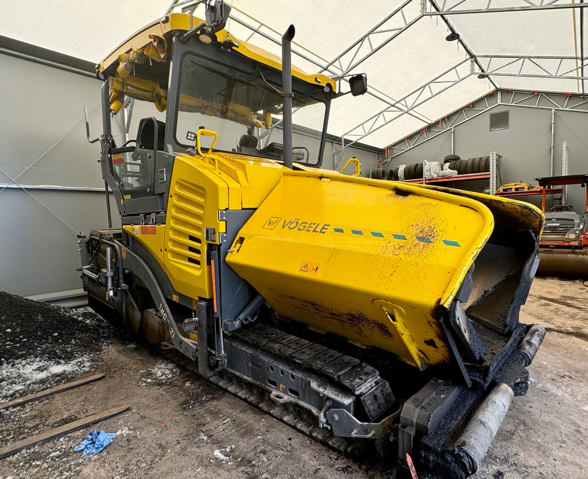 Vogele Super 1800-3i - Útburkológép: 3 kép. Vogele Super 1800-3i - Útburkológép: 3 kép.