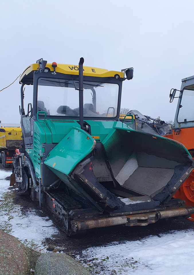 Vogele Super 1800-3i - Útburkológép: 2 kép. Vogele Super 1800-3i - Útburkológép: 2 kép.