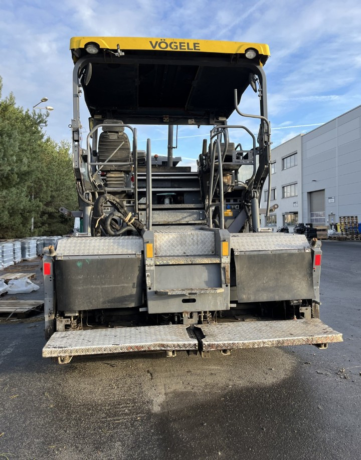 Vogele Super 1800-3i - Útburkológép: 4 kép. Vogele Super 1800-3i - Útburkológép: 4 kép.