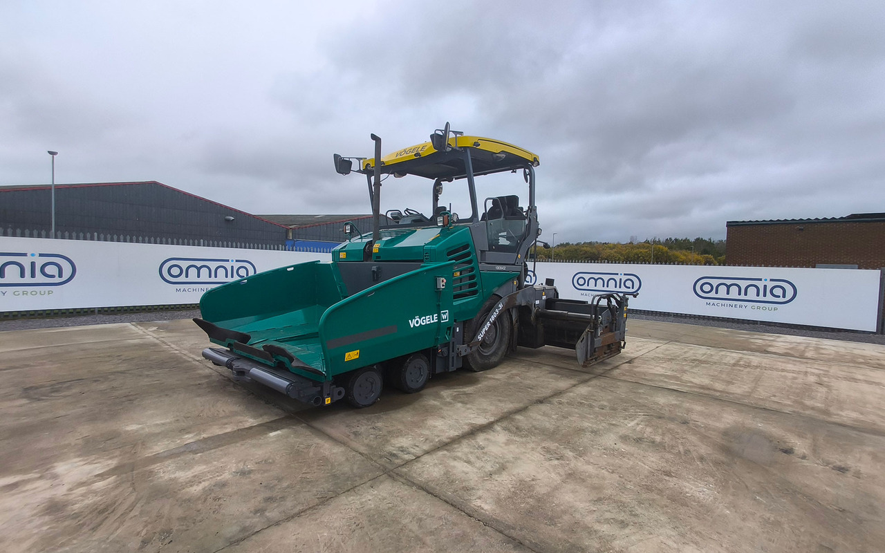 Vogele Super 1803-3i - Útburkológép: 1 kép. Vogele Super 1803-3i - Útburkológép: 1 kép.