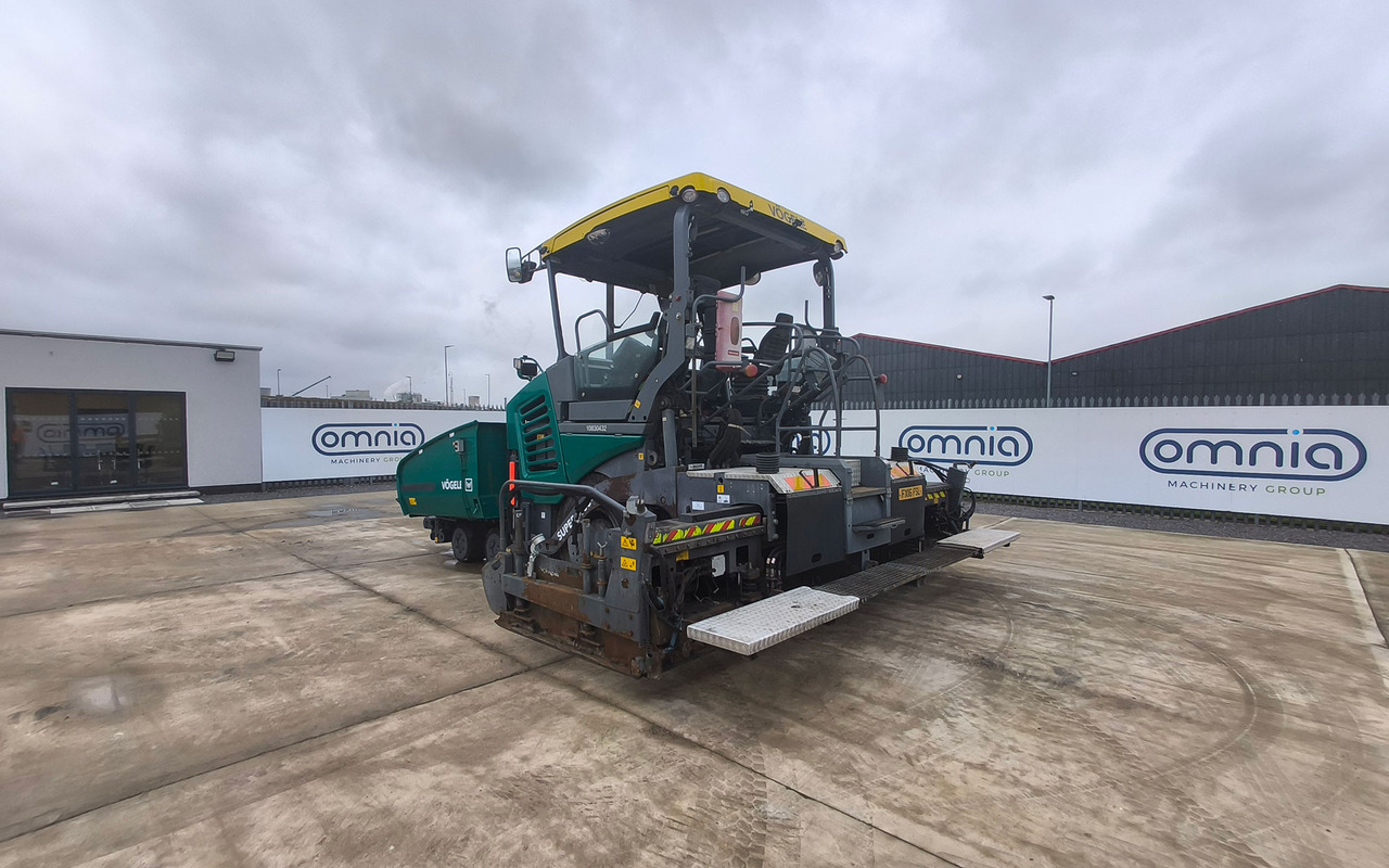 Vogele Super 1803-3i - Útburkológép: 4 kép. Vogele Super 1803-3i - Útburkológép: 4 kép.