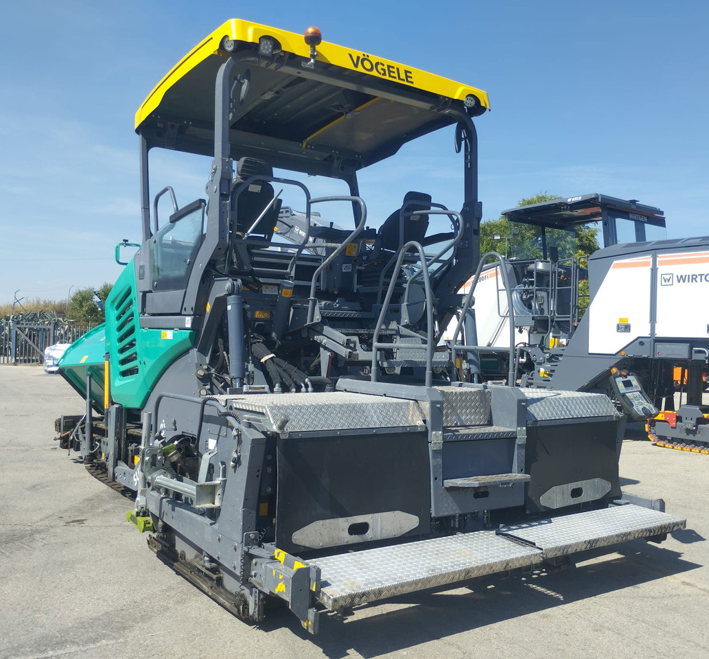 Vogele Super 1900-3i - Útburkológép: 3 kép. Vogele Super 1900-3i - Útburkológép: 3 kép.