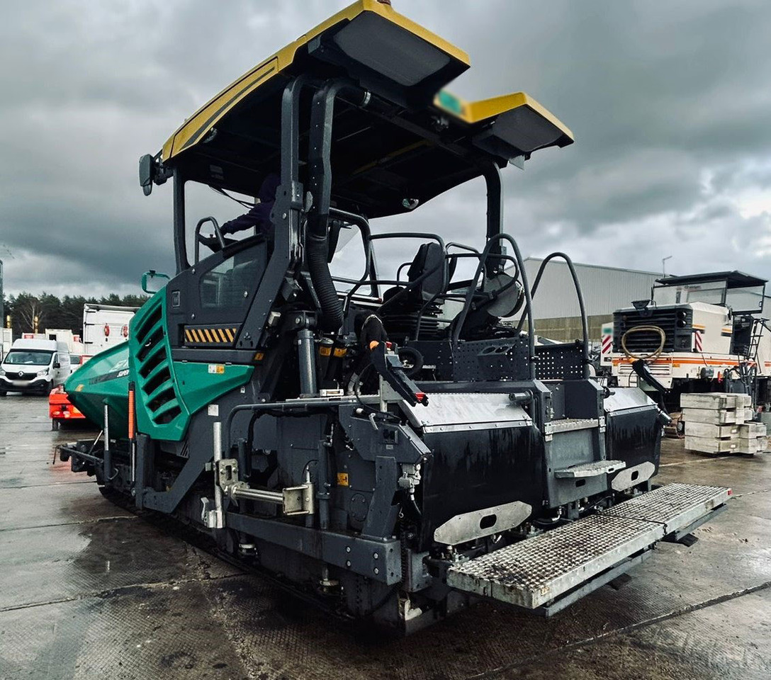 Vogele Super 1900-5i - Útburkológép: 5 kép. Vogele Super 1900-5i - Útburkológép: 5 kép.