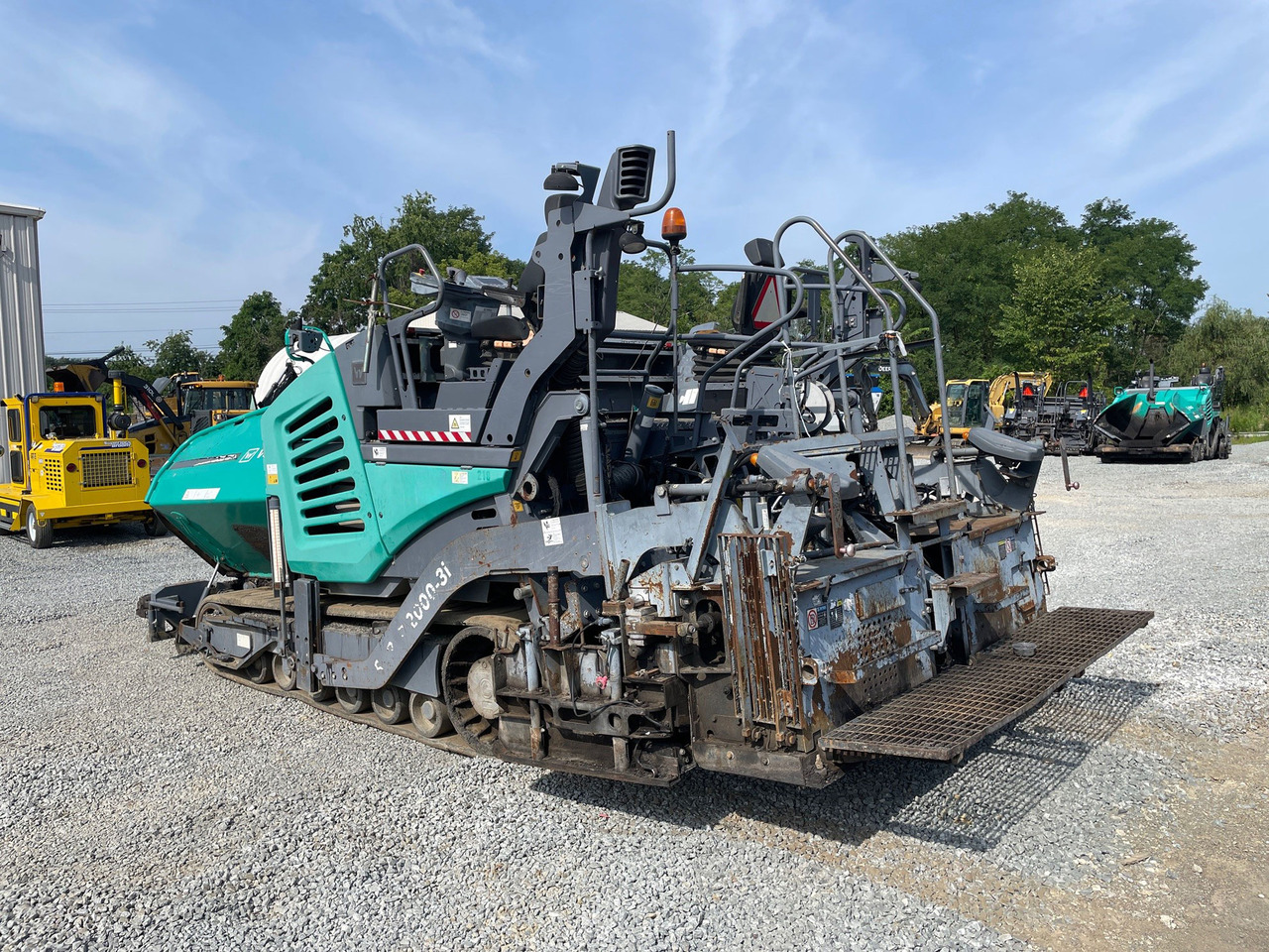 Vogele Super 2000-3i - Útburkológép: 4 kép. Vogele Super 2000-3i - Útburkológép: 4 kép.