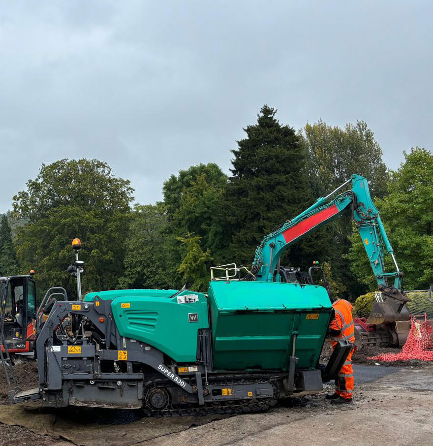 Vogele Super 800i - Útburkológép: 2 kép. Vogele Super 800i - Útburkológép: 2 kép.