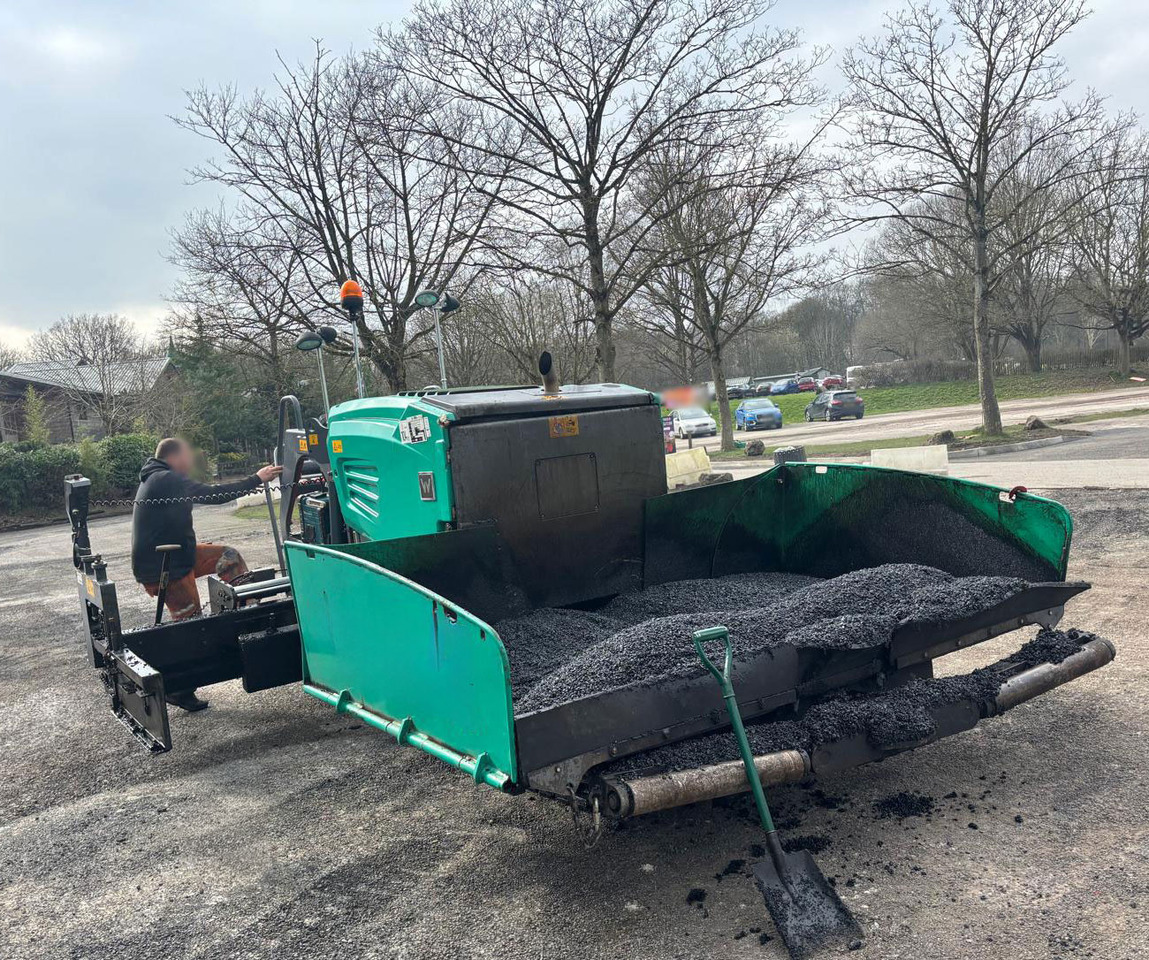 Vogele Super 800i - Útburkológép: 5 kép. Vogele Super 800i - Útburkológép: 5 kép.