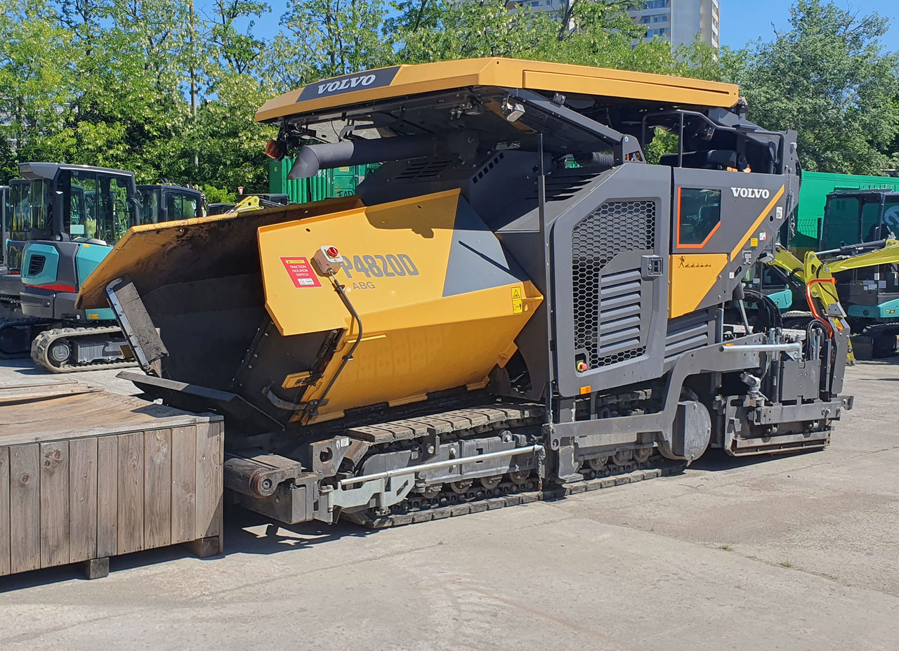 Volvo ABG P4820D - Útburkológép: 2 kép. Volvo ABG P4820D - Útburkológép: 2 kép.