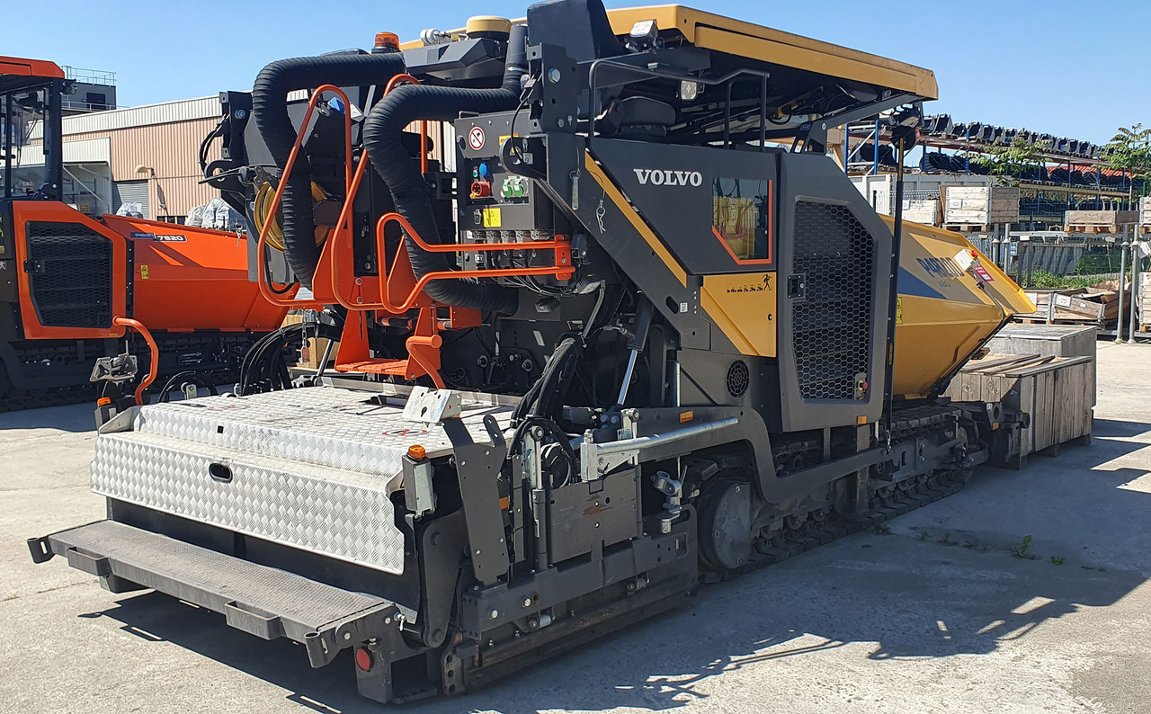 Volvo ABG P4820D - Útburkológép: 5 kép. Volvo ABG P4820D - Útburkológép: 5 kép.