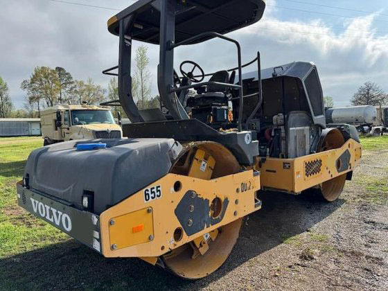 Volvo DD120C - Henger: 2 kép. Volvo DD120C - Henger: 2 kép.