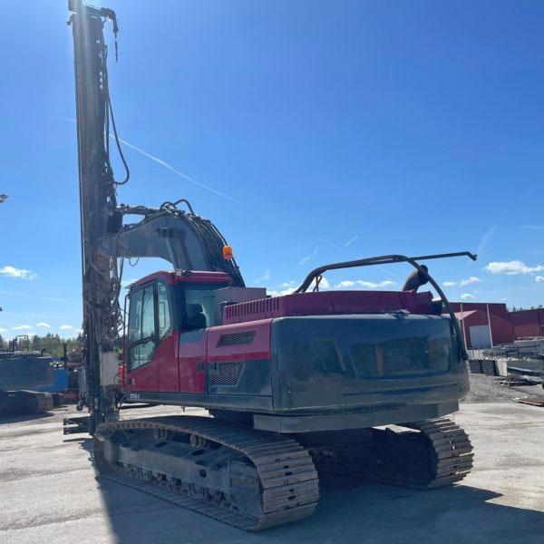 Volvo EC300 DT155 - Fúrógép: 4 kép. Volvo EC300 DT155 - Fúrógép: 4 kép.