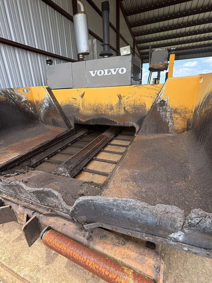 Volvo PF4410 - Útburkológép: 4 kép. Volvo PF4410 - Útburkológép: 4 kép.