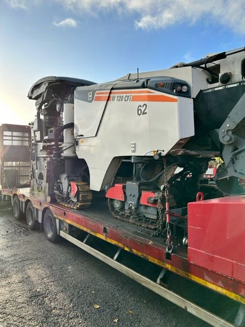 Wirtgen W 120 CFI - Aszfaltmaró: 2 kép. Wirtgen W 120 CFI - Aszfaltmaró: 2 kép.