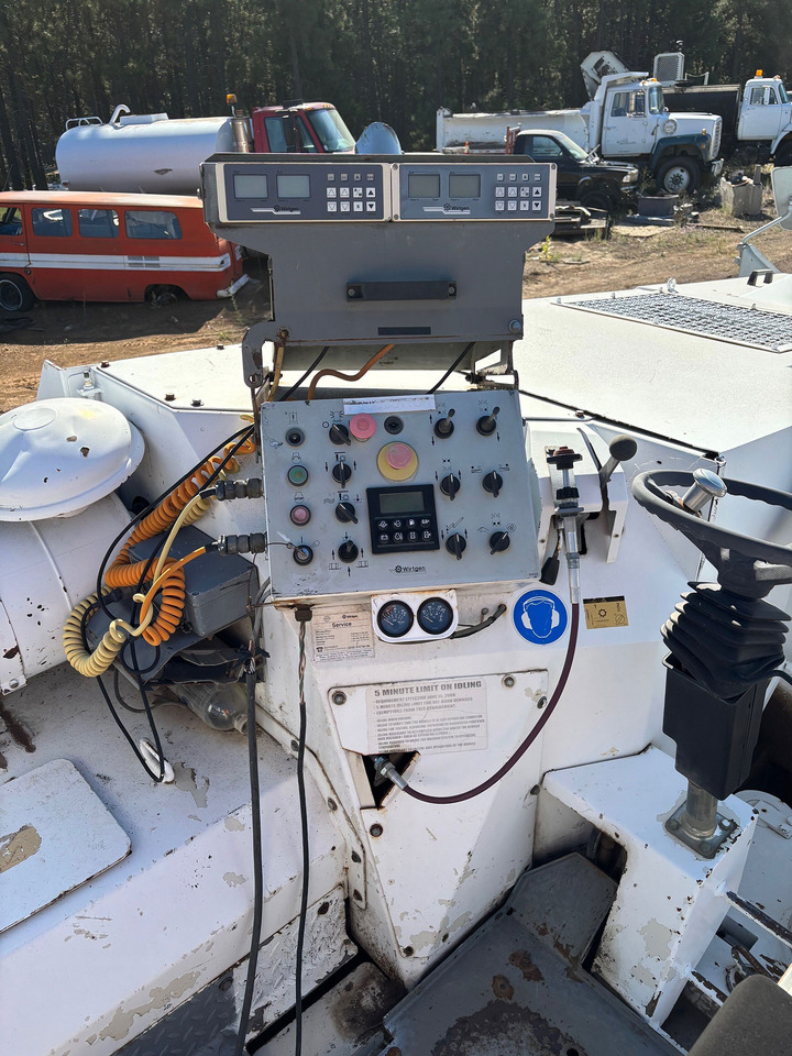 Aszfaltmaró Wirtgen W 1200 F: 7 kép.