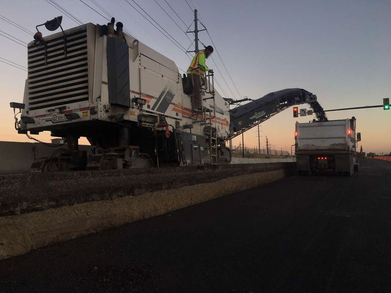 Wirtgen W 2000 - Aszfaltmaró: 2 kép. Wirtgen W 2000 - Aszfaltmaró: 2 kép.