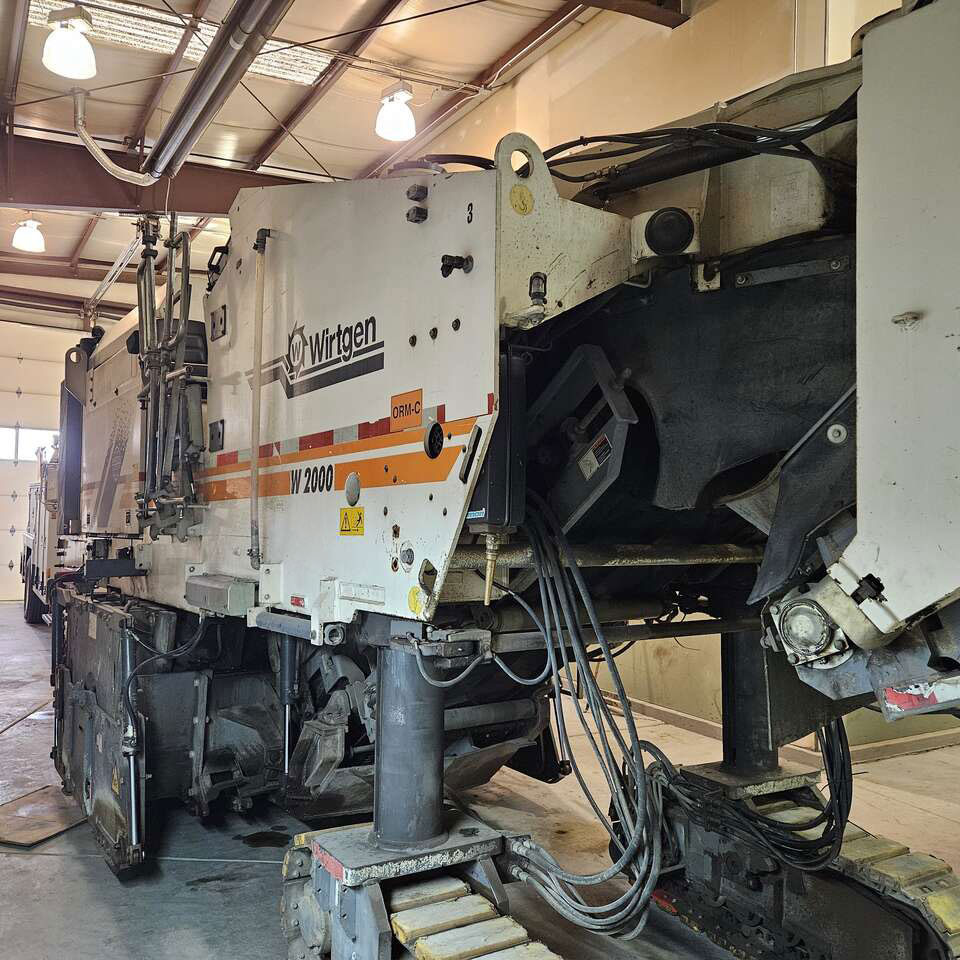 Wirtgen W 2000 - Aszfaltmaró: 3 kép. Wirtgen W 2000 - Aszfaltmaró: 3 kép.