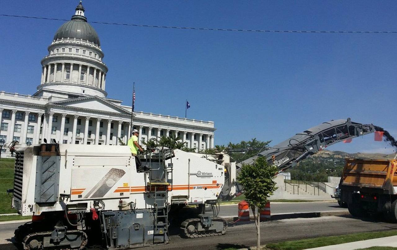 Wirtgen W 2000 - Aszfaltmaró: 1 kép. Wirtgen W 2000 - Aszfaltmaró: 1 kép.