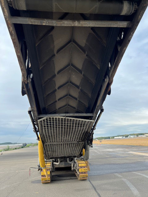 Wirtgen W 220 Fi - Aszfaltmaró: 5 kép. Wirtgen W 220 Fi - Aszfaltmaró: 5 kép.