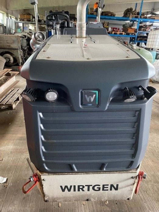 Wirtgen W 35 Ri - Aszfaltmaró: 4 kép. Wirtgen W 35 Ri - Aszfaltmaró: 4 kép.