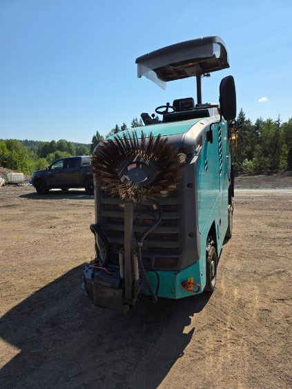 Wirtgen W 60 RI - Aszfaltmaró: 4 kép. Wirtgen W 60 RI - Aszfaltmaró: 4 kép.