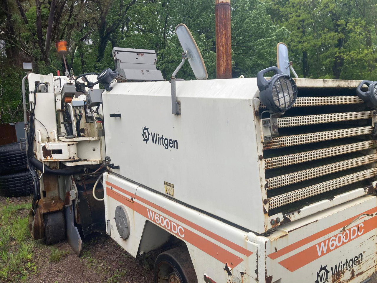Wirtgen W 600 DC - Aszfaltmaró: 1 kép. Wirtgen W 600 DC - Aszfaltmaró: 1 kép.