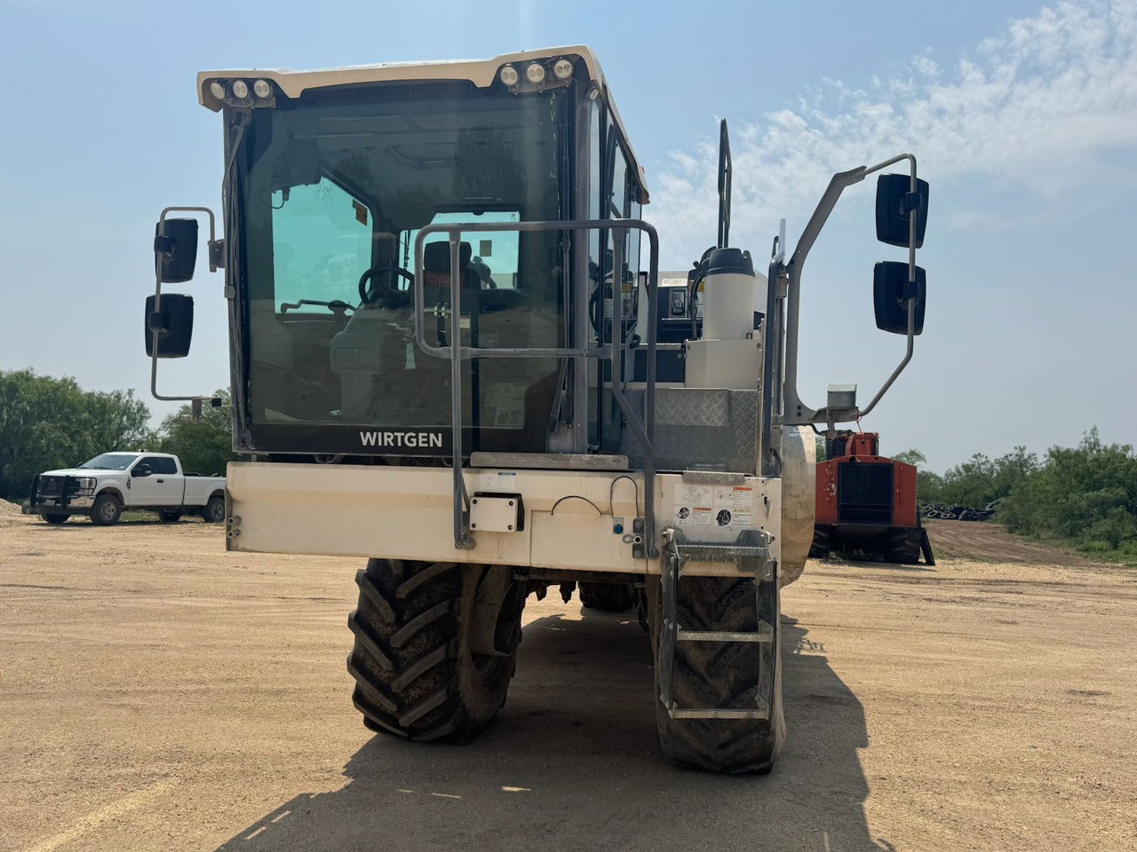 Wirtgen WR 200 XLI - Talajstabilizáló: 5 kép. Wirtgen WR 200 XLI - Talajstabilizáló: 5 kép.