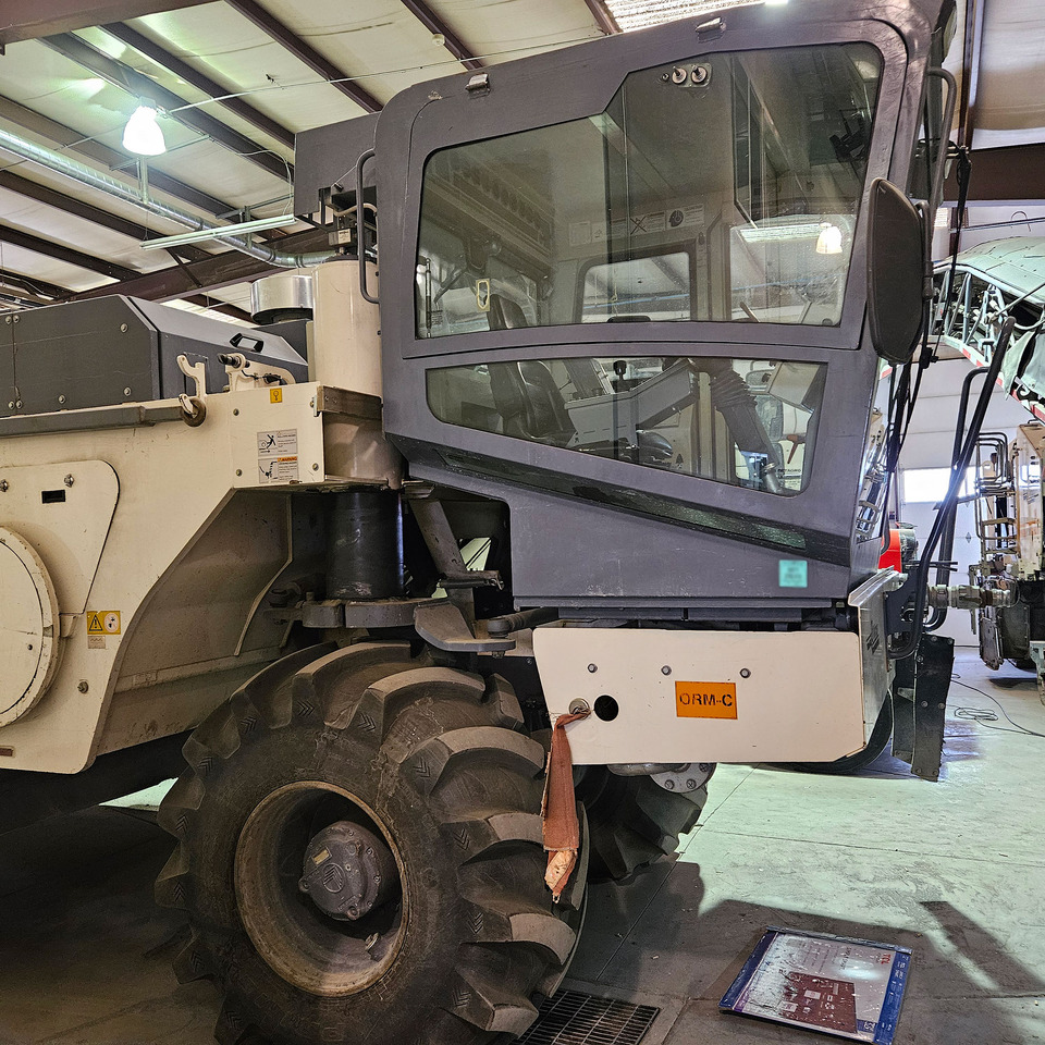 Wirtgen WR 2400 - Talajstabilizáló: 5 kép. Wirtgen WR 2400 - Talajstabilizáló: 5 kép.