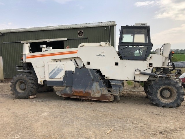 Wirtgen WR 2500 SK - Talajstabilizáló: 2 kép. Wirtgen WR 2500 SK - Talajstabilizáló: 2 kép.