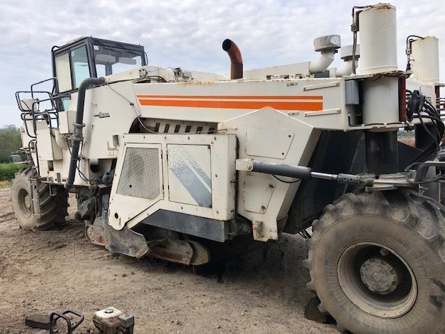 Wirtgen WR 2500 SK - Talajstabilizáló: 3 kép. Wirtgen WR 2500 SK - Talajstabilizáló: 3 kép.