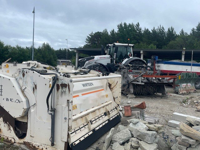 Wirtgen WS 250 - Talajstabilizáló: 3 kép. Wirtgen WS 250 - Talajstabilizáló: 3 kép.