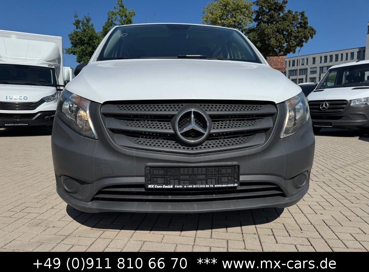 Mercedes-Benz Vito 110 CDi lang Doka Mixto 6 Sitze Klima - Kisbusz: 2 kép. Mercedes-Benz Vito 110 CDi lang Doka Mixto 6 Sitze Klima - Kisbusz: 2 kép.