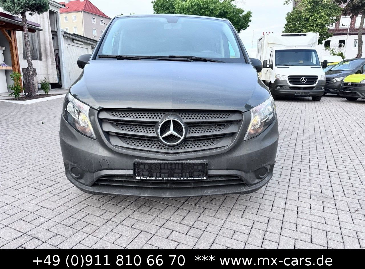 Mercedes-Benz Vito 114 extralang Doka Mixto Klima AHK 5 Sitze - Kis furgon: 2 kép. Mercedes-Benz Vito 114 extralang Doka Mixto Klima AHK 5 Sitze - Kis furgon: 2 kép.