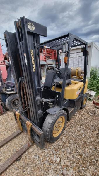Komatsu FD25T - Dízel targonca: 5 kép. Komatsu FD25T - Dízel targonca: 5 kép.
