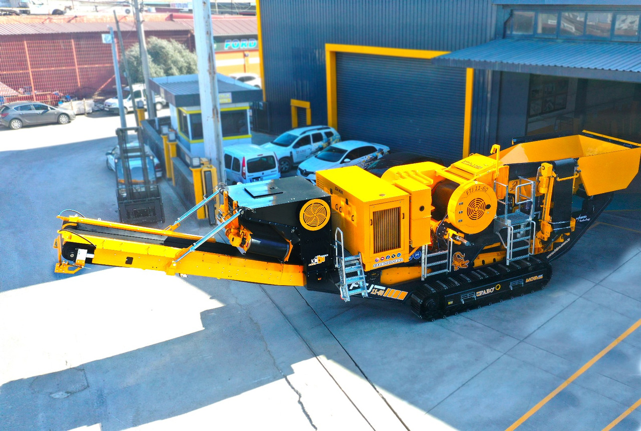 FABO FTJ 11-60 Tracked Jaw Crusher - Mobil törőgép: 2 kép. FABO FTJ 11-60 Tracked Jaw Crusher - Mobil törőgép: 2 kép.