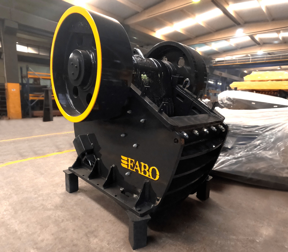 FABO Jaw crusher - Pofás törő: 2 kép. FABO Jaw crusher - Pofás törő: 2 kép.