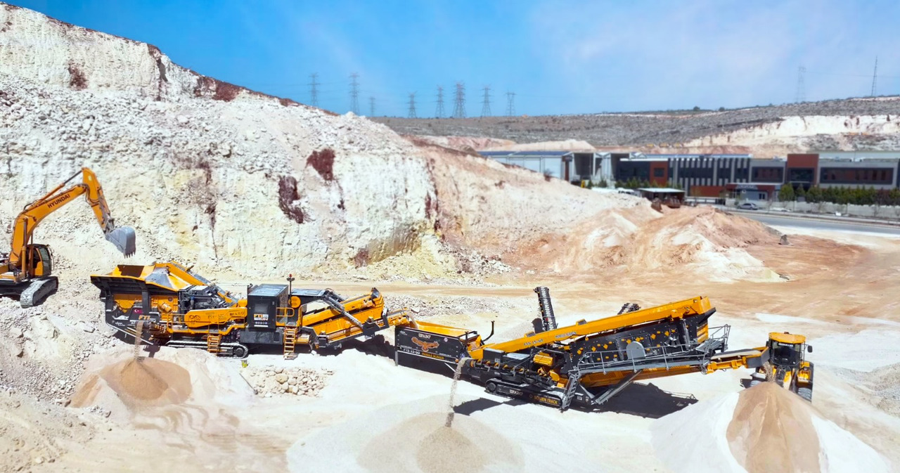 FABO Mobile crusher - Mobil törőgép: 1 kép. FABO Mobile crusher - Mobil törőgép: 1 kép.