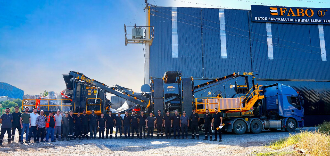 FABO Mobile crusher - Mobil törőgép: 2 kép. FABO Mobile crusher - Mobil törőgép: 2 kép.