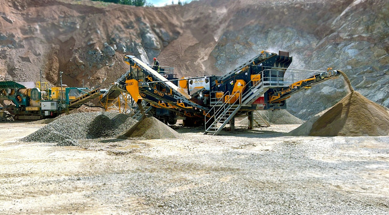 FABO Mobile crusher - Mobil törőgép: 1 kép. FABO Mobile crusher - Mobil törőgép: 1 kép.