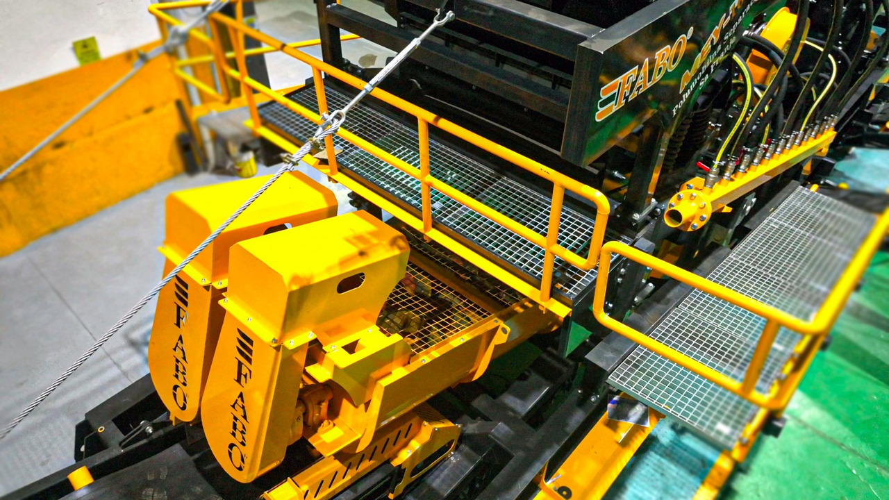 Új Mobil törőgép FABO Mobile crusher: 9 kép. Új Mobil törőgép FABO Mobile crusher: 9 kép.