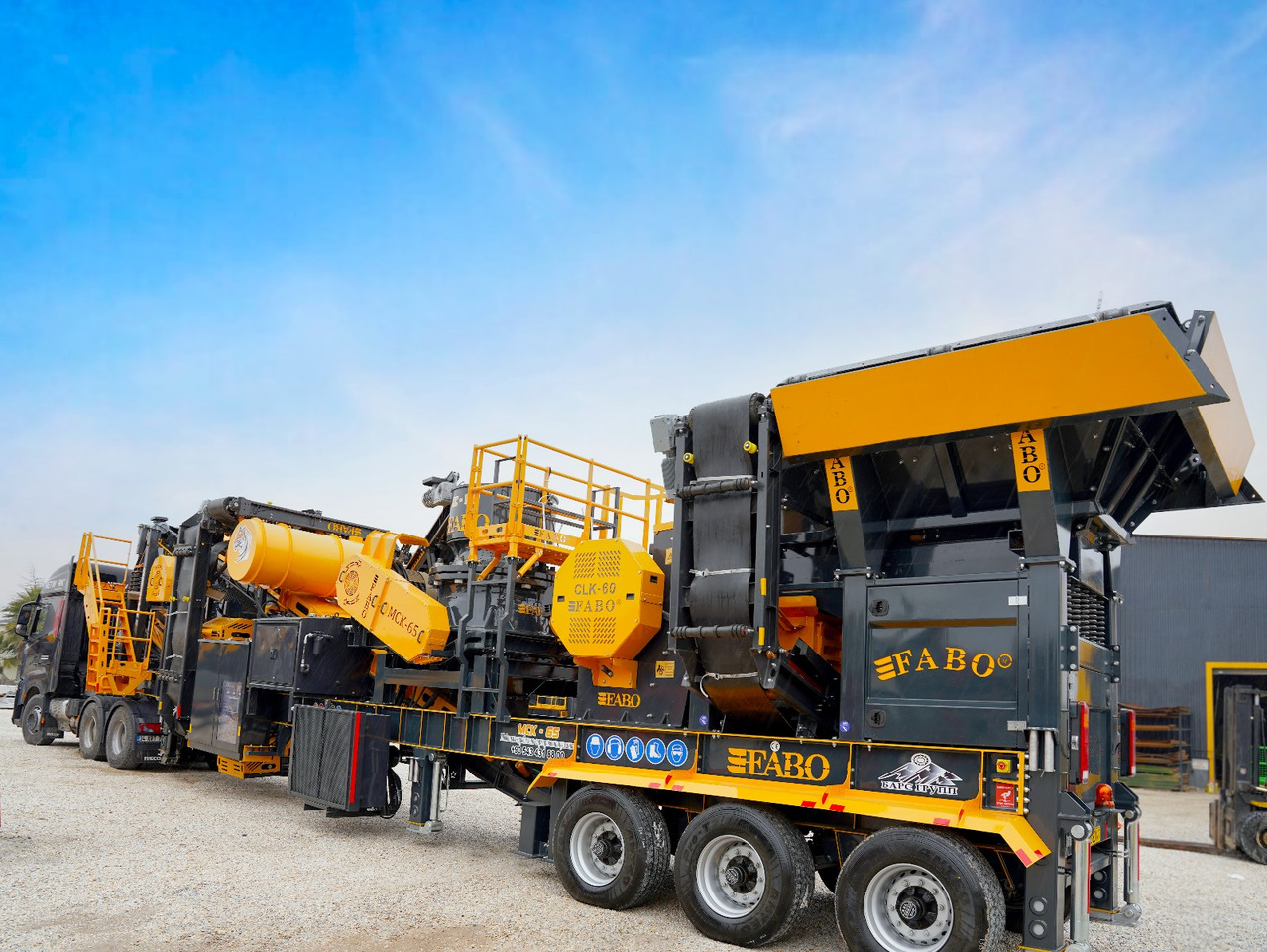 FABO Mobile crusher - Mobil törőgép: 5 kép. FABO Mobile crusher - Mobil törőgép: 5 kép.