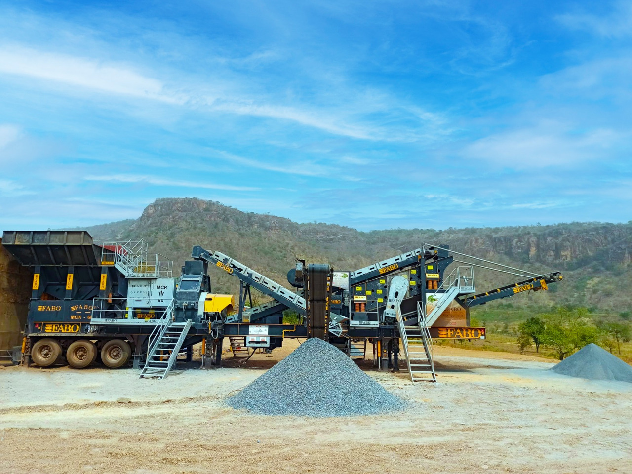 FABO Mobile crusher - Mobil törőgép: 4 kép. FABO Mobile crusher - Mobil törőgép: 4 kép.