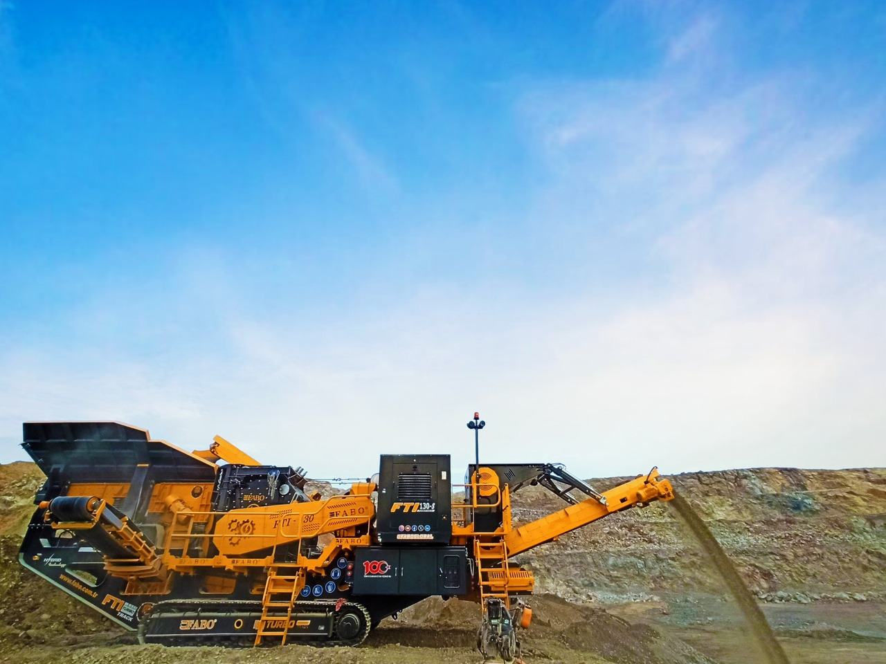 FABO Mobile crusher - Mobil törőgép: 4 kép. FABO Mobile crusher - Mobil törőgép: 4 kép.