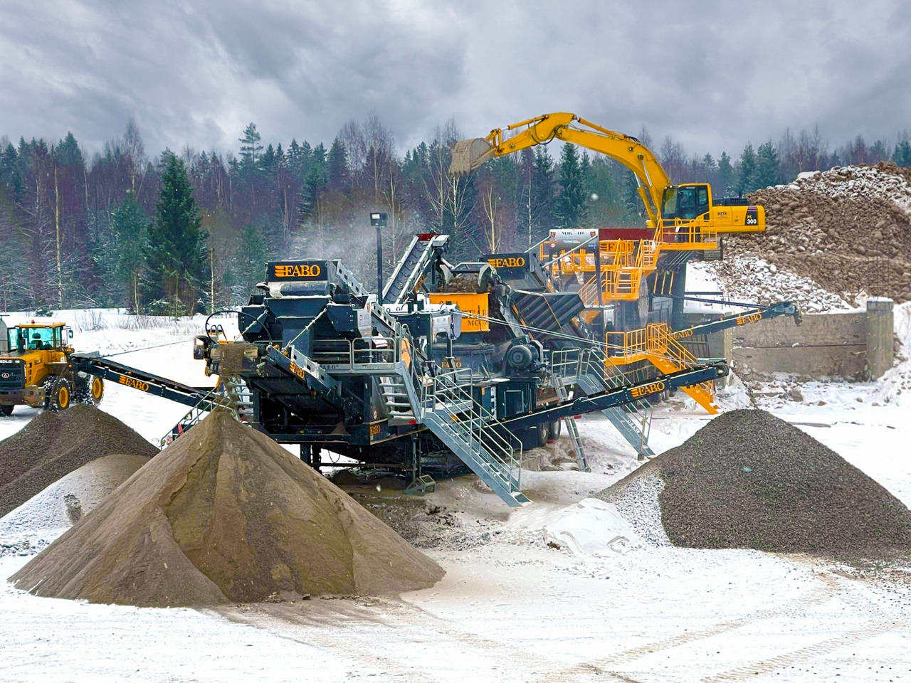 FABO Mobile crusher - Mobil törőgép: 4 kép. FABO Mobile crusher - Mobil törőgép: 4 kép.