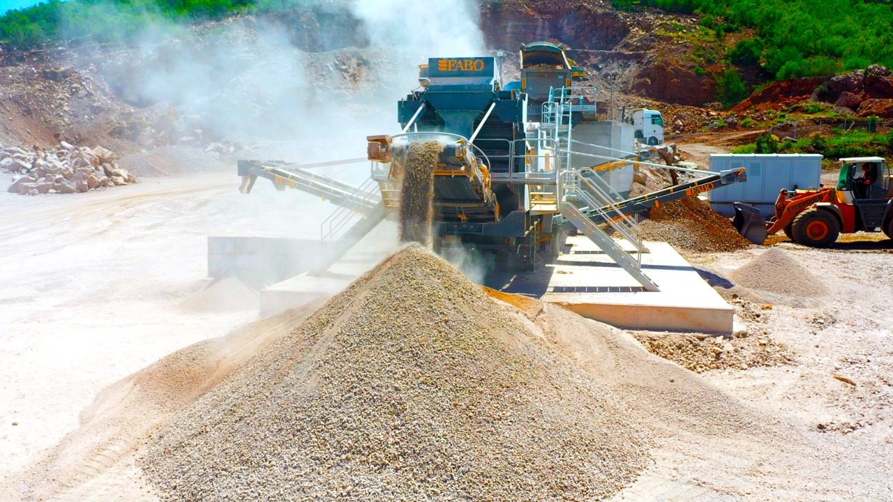FABO Mobile crusher - Mobil törőgép: 5 kép. FABO Mobile crusher - Mobil törőgép: 5 kép.