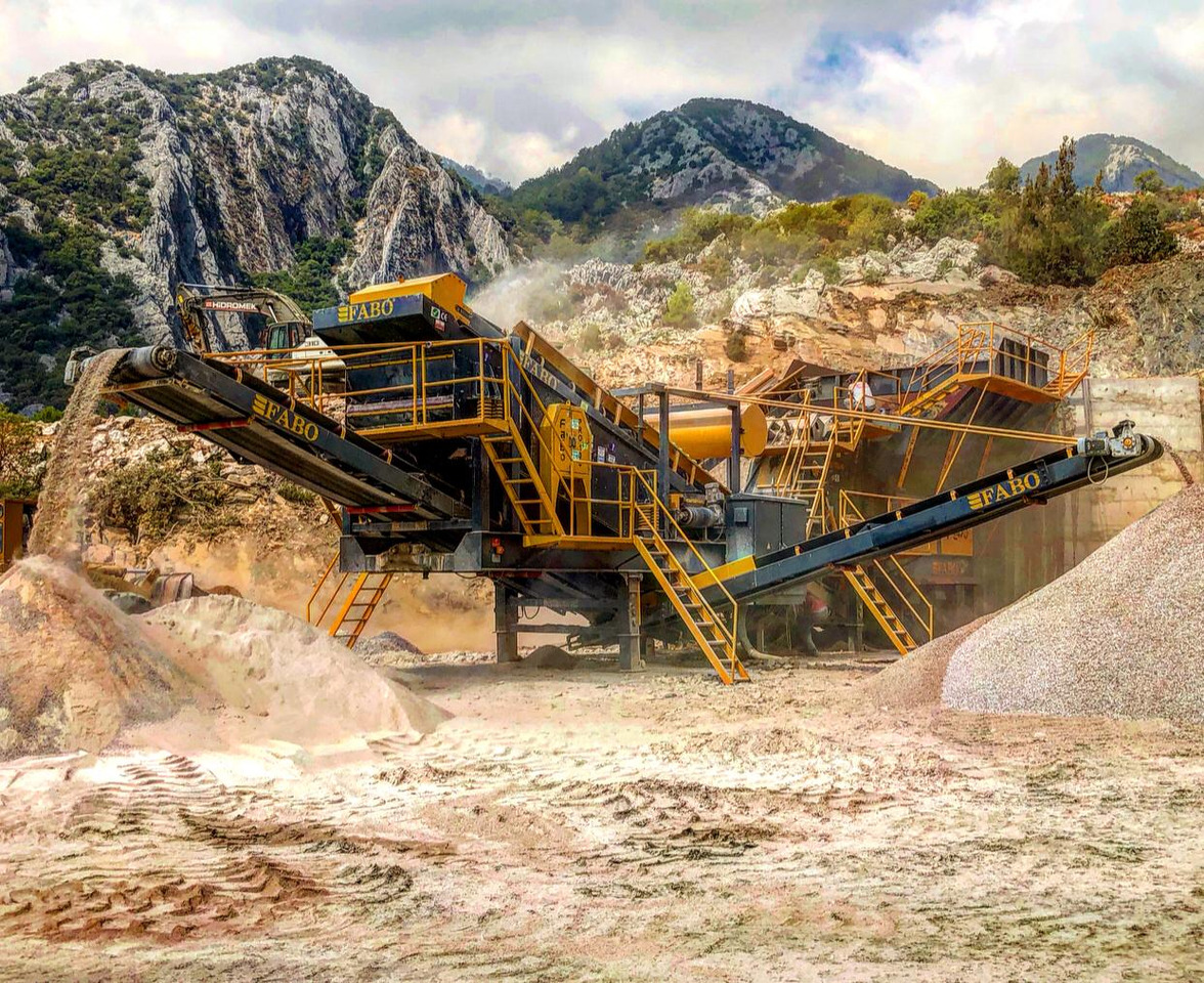 FABO Mobile crusher - Mobil törőgép: 1 kép. FABO Mobile crusher - Mobil törőgép: 1 kép.