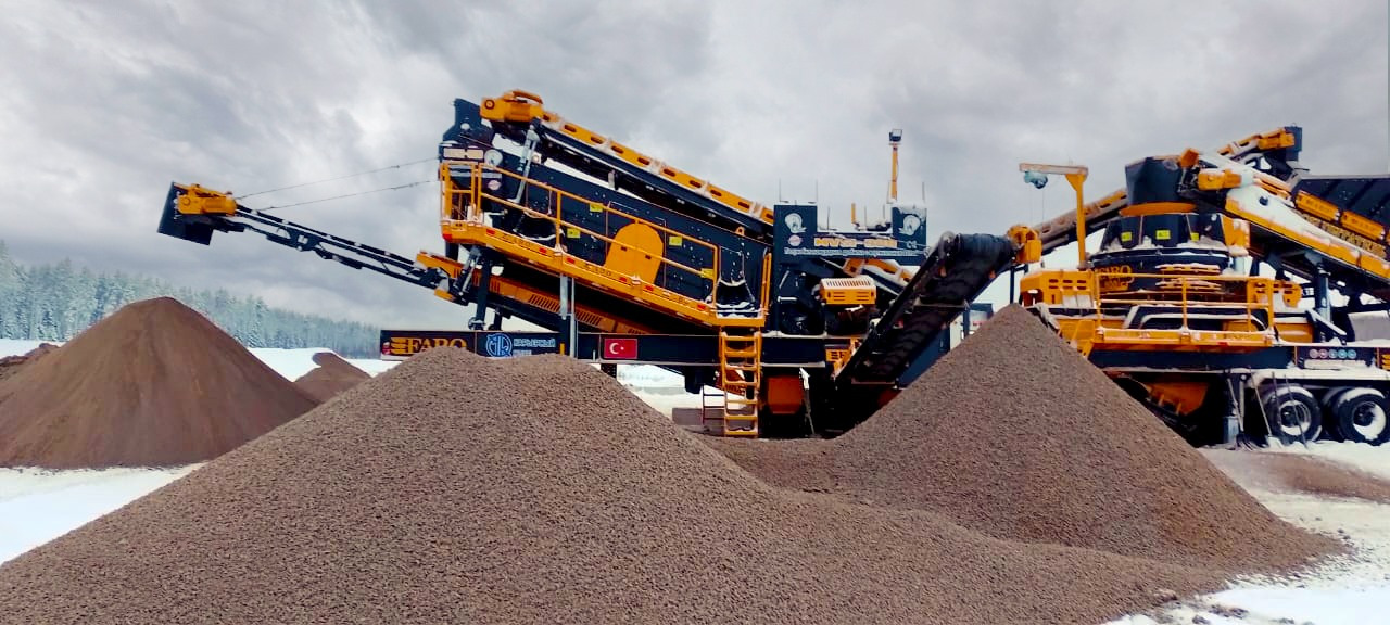 FABO Mobile crusher - Mobil törőgép: 2 kép. FABO Mobile crusher - Mobil törőgép: 2 kép.
