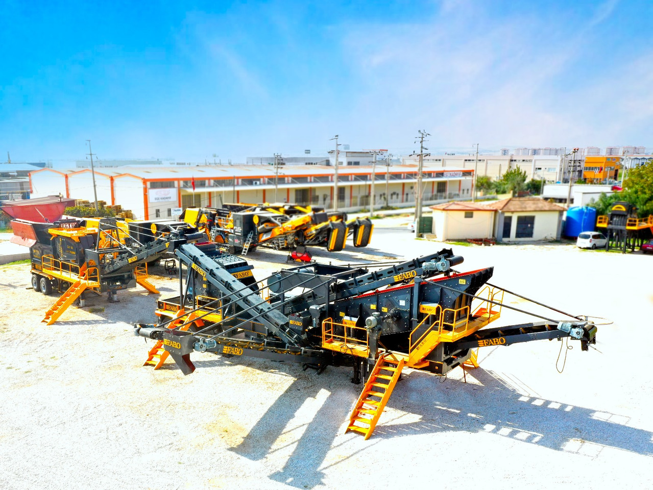 Új Mobil törőgép FABO Mobile crusher: 1 kép.