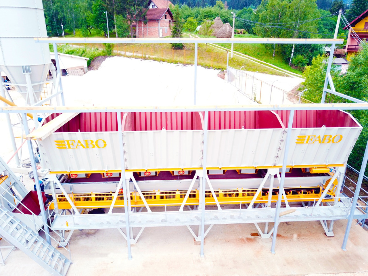 FABO compact concrete plant - Betonüzem: 5 kép. FABO compact concrete plant - Betonüzem: 5 kép.