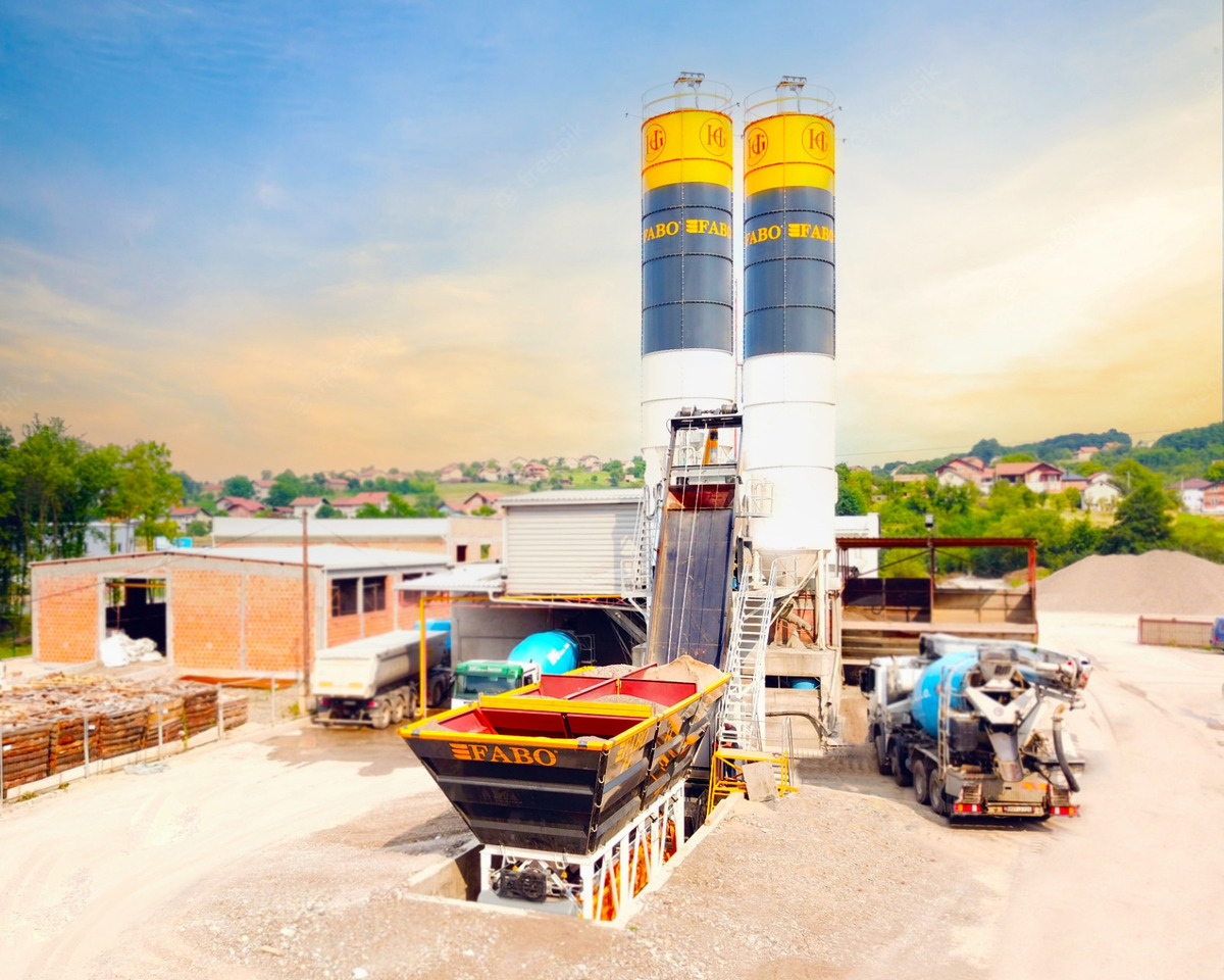 FABO compact concrete plant - Betonüzem: 2 kép. FABO compact concrete plant - Betonüzem: 2 kép.