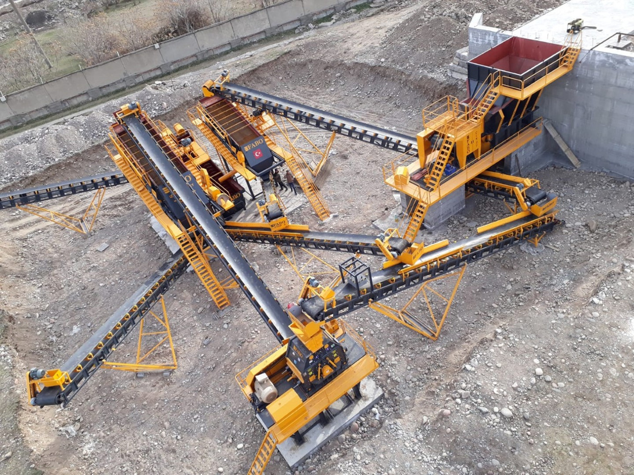 FABO crusher-stone crusher - Törőgép: 1 kép. FABO crusher-stone crusher - Törőgép: 1 kép.